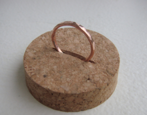 Bague en cuivre martelé faite main – bienfaits contre l’arthrose