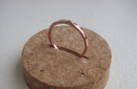 Bague en cuivre martelé faite main – bienfaits contre l’arthrose